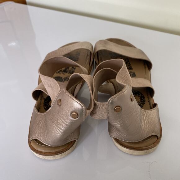 Sorel Sandals Womens Size 8.5 NL2202-204 Gold Leather Gladiator Flat Shoes - Picture 3 of 6